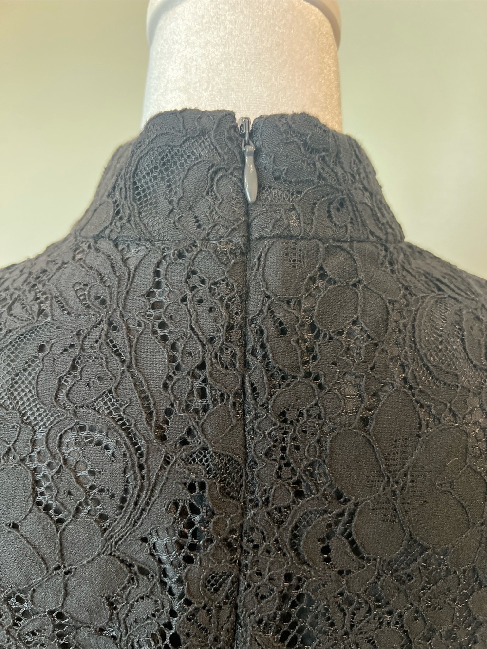 Joe Fresh Black Floral Lace Mockneck Blouse with Lining Size XS - Picture 6 of 10